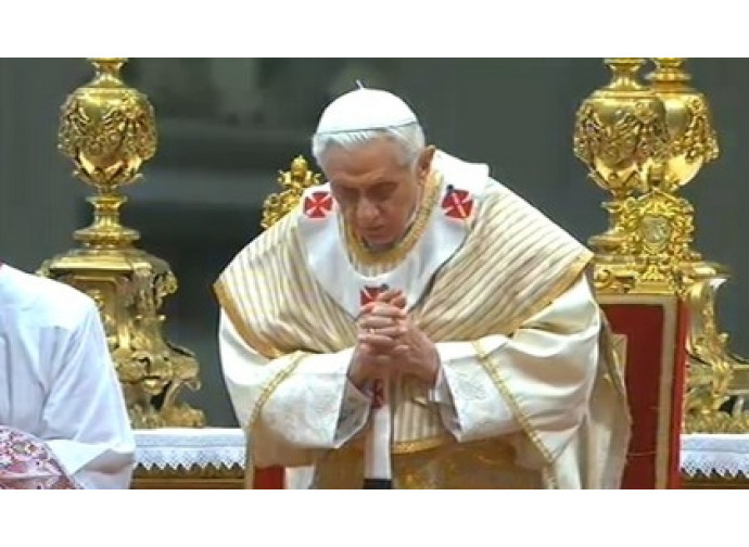 Il Papa durante la messa dell'Epifania Il Papa durante la messa dell'Epifania